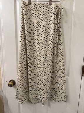 Uniqlo Wrap-Style Skirt in Cream with Black Spot Print and Tie Waist Detail